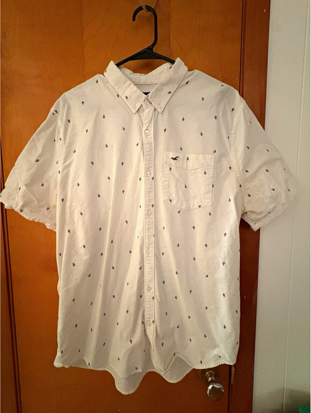 Hollister Epic Flex Men's XL White Cactus Print Short Sleeve Button Down Shirt
